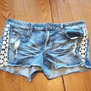 distressed Lace Jean shorts